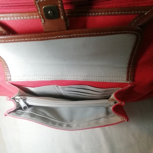 Eddie Bauer red canvas with brown leather bag - Picture 5 of 11
